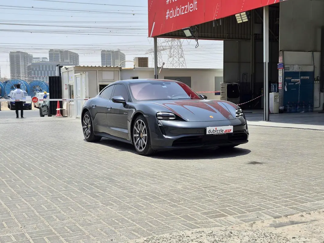 Porsche Taycan 2024 — photo 1 of 14