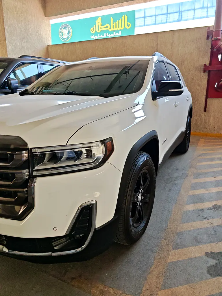 GMC Acadia 2021 — photo 1 of 9