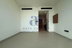 HIGH FLOOR STUDIO | COMMUNITY VIEW | 4 CHEQUES