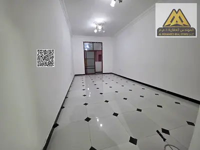 استوديو بتكييف مركزي ومطبخ منفصل وبلكونة للإيجار السنوي بالروضة 3