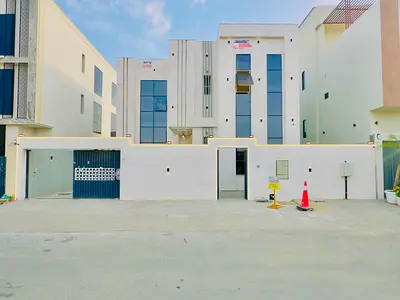 Six-bedroom villa for annual rent, excellent space, high-end finishing