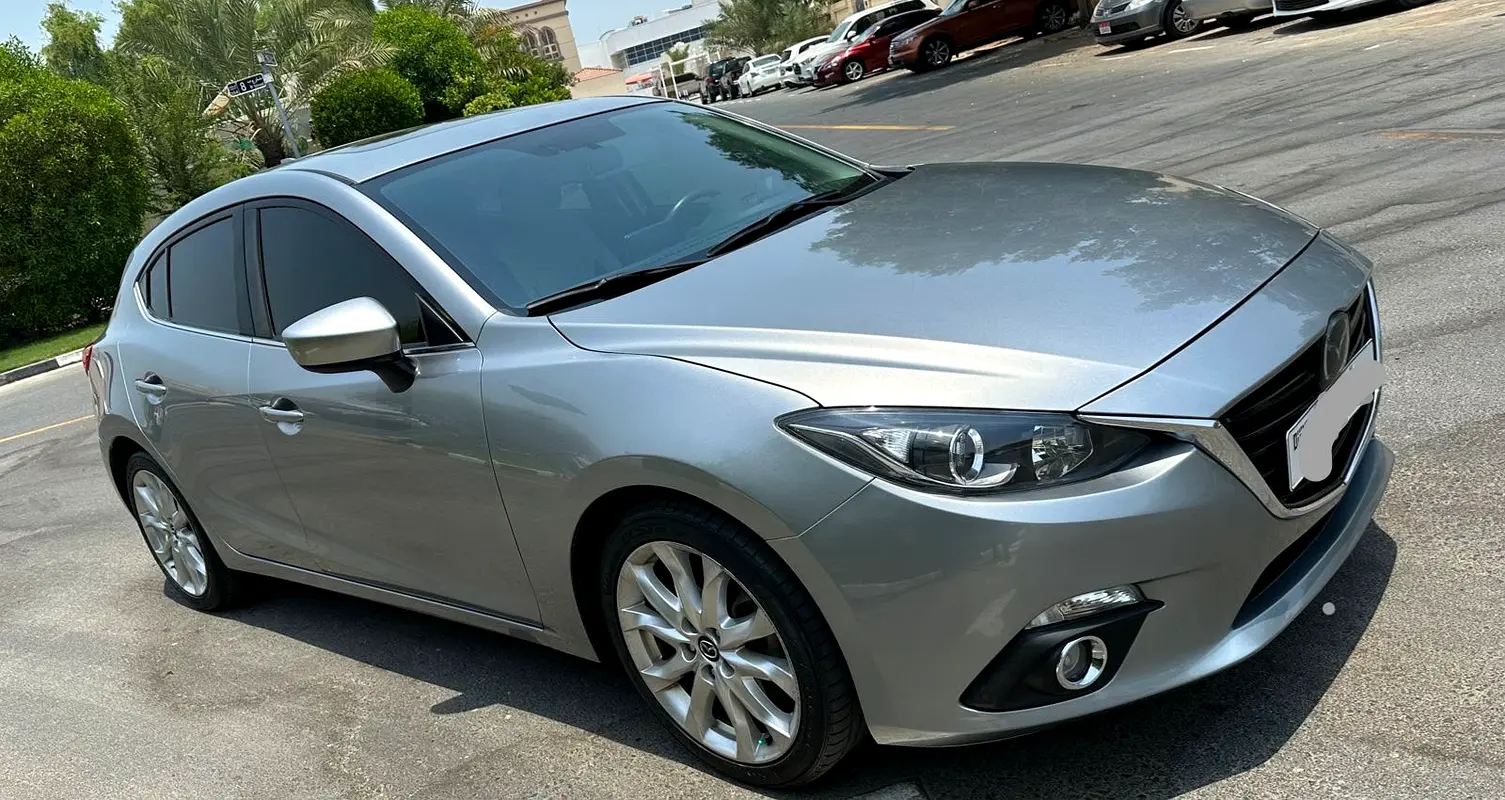Mazda 3 2017 — photo 1 of 10