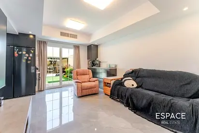 Upgraded | Near Pool and Park | Fully Furnished