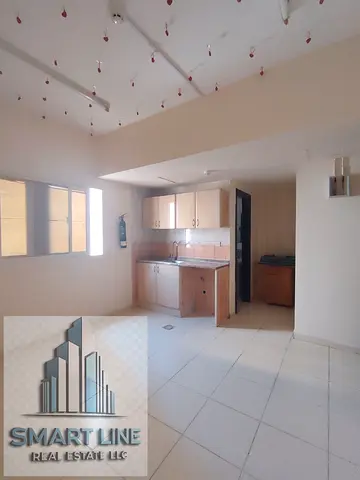 Huge offer studio family building outside free parking available rent only 15k