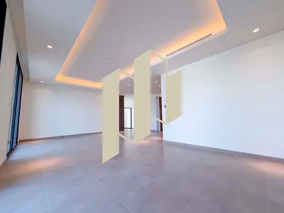 Near The Park | Single Row | Prime Location