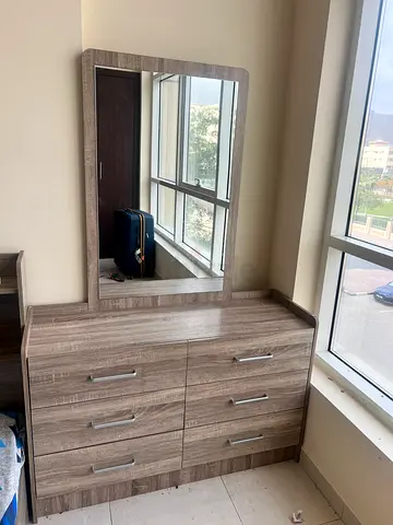 6-drawer Dresser with Large Mirror - Light Wood Finish