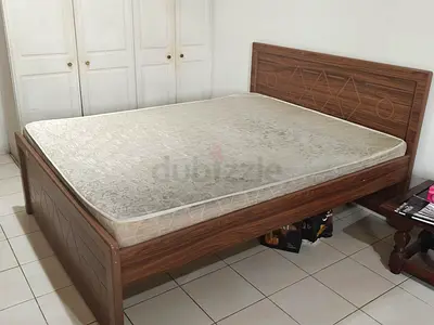 Queen size Bed with matress