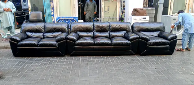 Black Leather 6 Seater Sofa Set — 3-2-1 Configuration, Good Condition