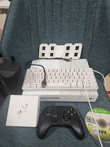Xbox One S bundle with controller, keyboard, everythimg in the photo full setup airpods pro highcopy