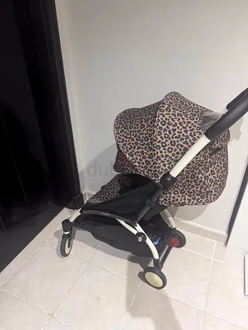 Lightweight leopard print stroller in good condition