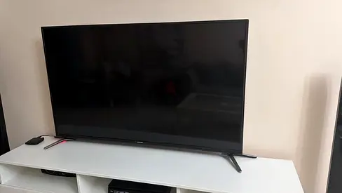 Nikai 65 inch LED TV in good working condition