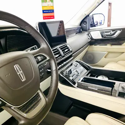 صورة 12 لـ 2019 Lincoln NAVIGATOR