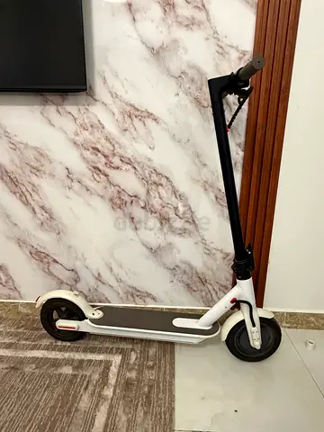 BRODZ Electric Scooter - Good Working Condition just like brand new