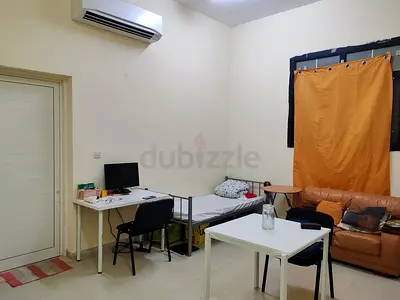 BED SPACE AVAILABLE FOR SHARING FOR EXECUTIVE BACHELOR IN STUDIO APARTMENT.