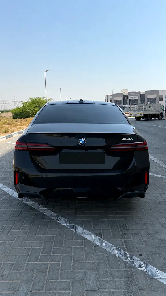 BMW 5-Series 2024 — photo 1 of 8