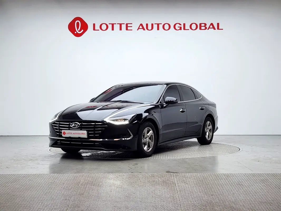 Hyundai Sonata 2020 — photo 1 of 20