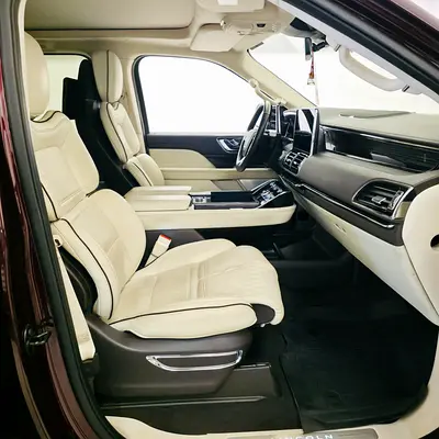 صورة 14 لـ 2019 Lincoln NAVIGATOR