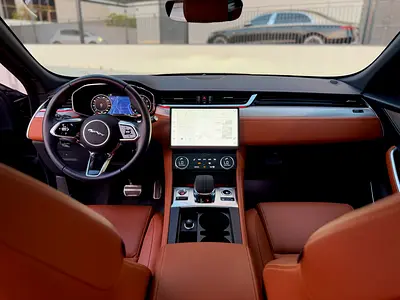 صورة 9 لـ 2024 Jaguar F-PACE