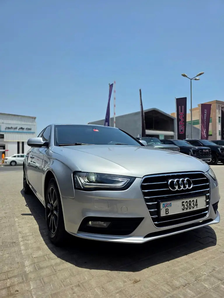 Audi A4 2016 — photo 1 of 12