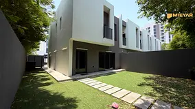 READY TO MOVE | Spacious Corner Villa | Prime Community