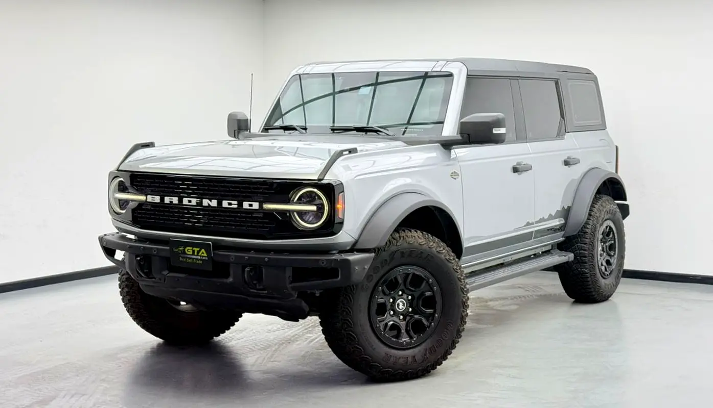 Ford Bronco 2023 — photo 1 of 17
