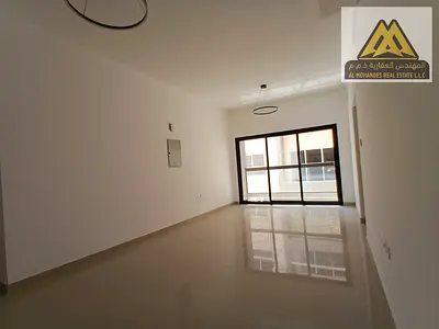 فرصة مميزة للسكن في شقة حديثة أول ساكن، بتشطيبات نظيفة وموقع حيوي في الجرف 3، بالقرب من جميع الخدمات الأساسية، مع سهولة الوصول إلى الشارقة ودبي.  الشق