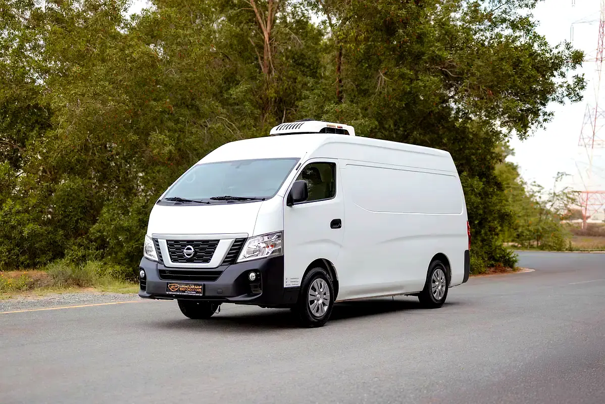 Nissan Urvan 2022 — photo 1 of 16