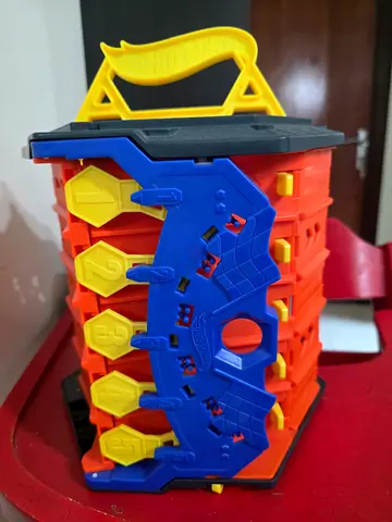 Hot Wheels Roll Up Raceway Track