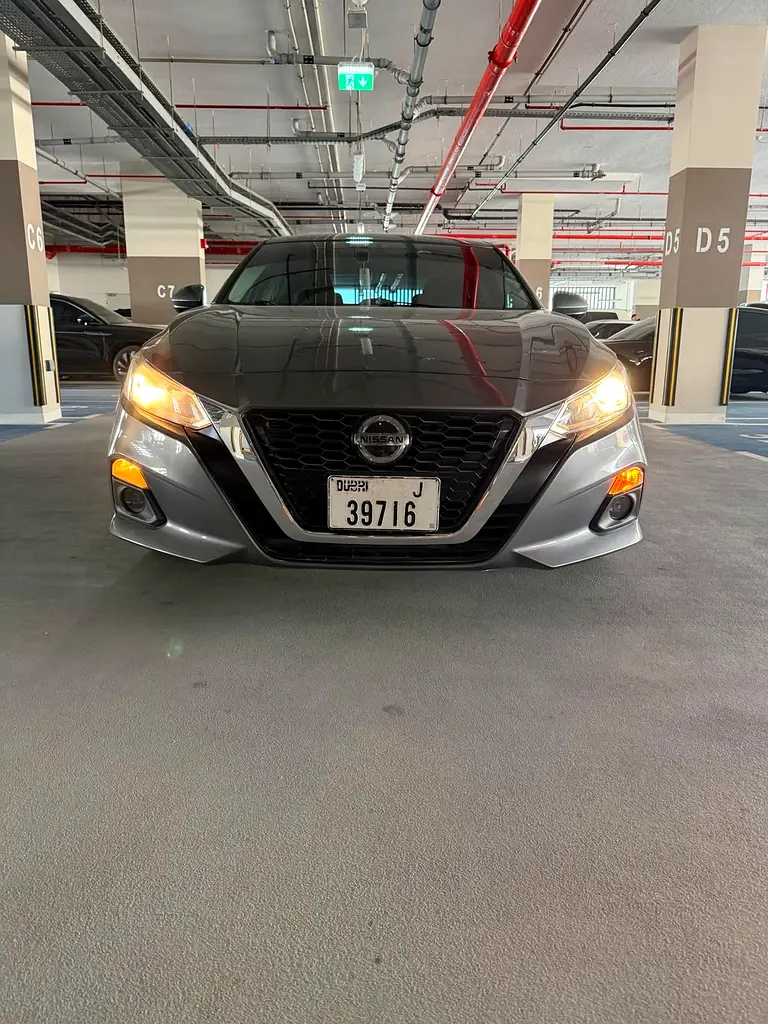Nissan Altima 2020 — photo 1 of 11