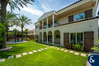 Large Plot | Cul-de-Sac | 5 Bedroom Villa