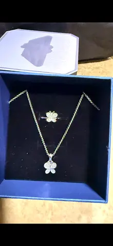 Neckles
