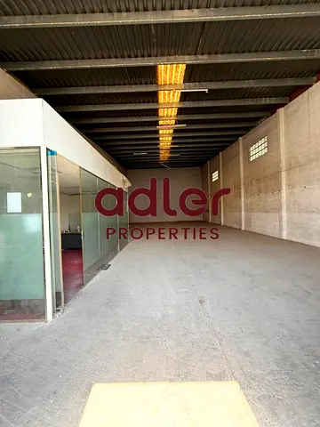 SPACIOUS WAREHOUSE WITH OFFICE SPACE | COMPETITIVE PRICE | CONVENIENT ACCESS TO KEY COMMERCIAL ROUTES | DON'T MISS THIS EXCELLENT OPPORTUNITY