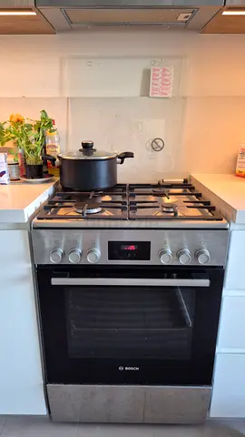 Bosh free standing cooker HXQ38AE50M