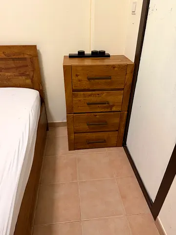 Solid wood 4-drawer chest / bed king size and mattress - good condition