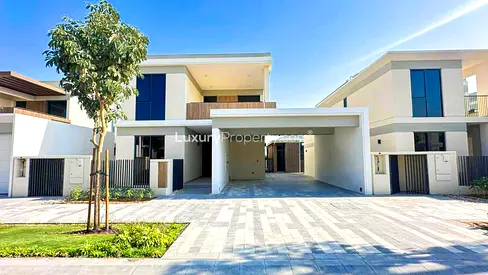 Open kitchen | Back to Back | Landscaped