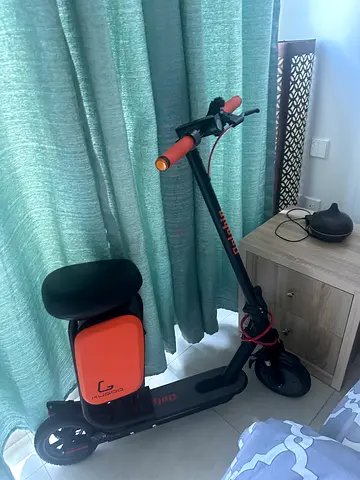 KUGOO brand almost new -Dualtron-style Electric Scooter with Detachable Seat — very Good Condition,