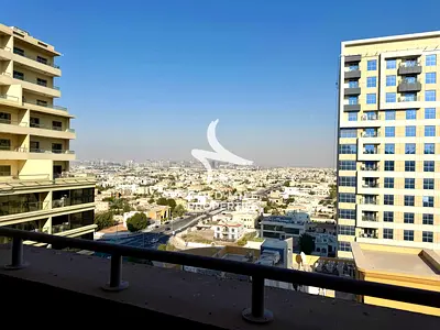 High floor || Spacious 2-Beds || Close to Metro || Family Building