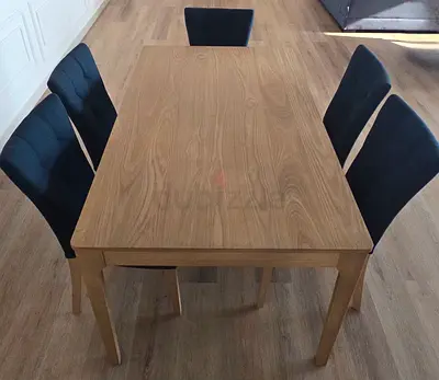 Dinning Table and 5 chairs set