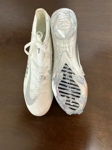 Nike Vinicius boots size 44