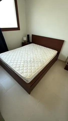 Ikea malm queen bed with matters 2 storage