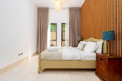 The Best 1-Bedroom in Old Town Downtown – Upgraded & Furnished Garden Oasis in Yansoon 2 — 3