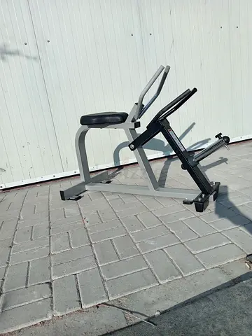 Seated T-Bar Row Machine