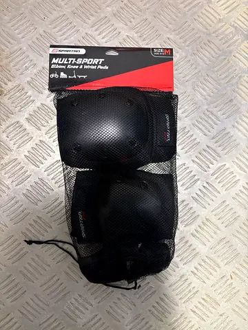 Roller sport safety equipment set