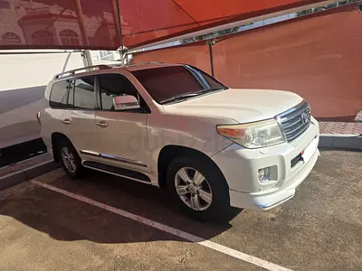 Toyota Land Cruiser GXR 2013