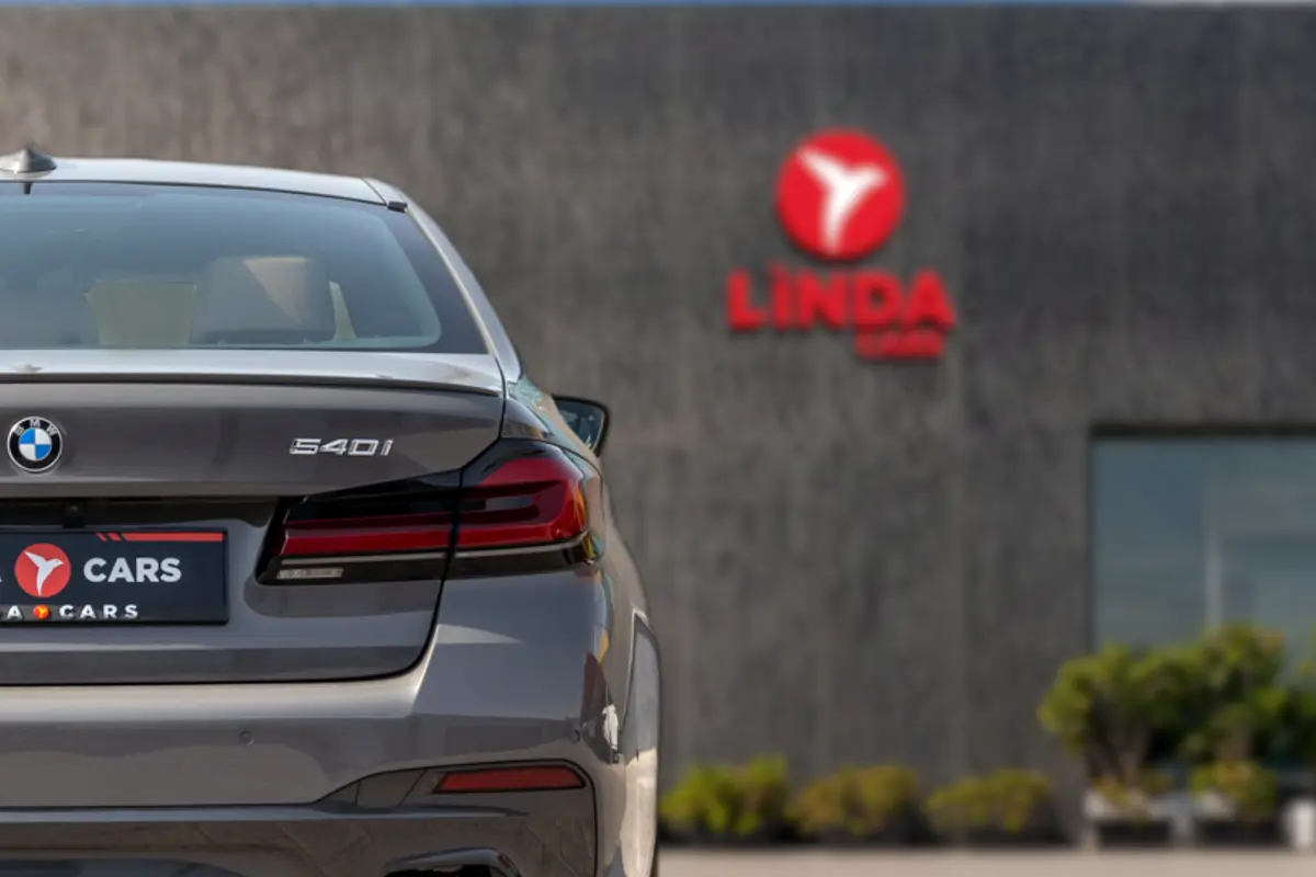 BMW 5-Series 2023