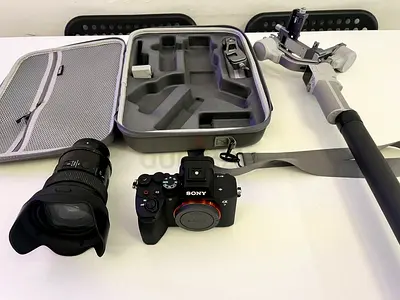 Sony A7V | ILCE-7M5 with accessories (EVF not working)