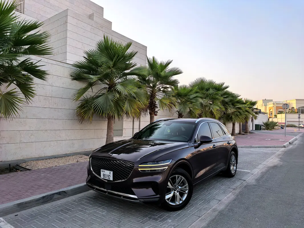 Genesis GV70 2021 — photo 1 of 15
