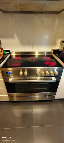 Free delivery Midea Electric Ceramic cooker 90 cm- Good Working Condition