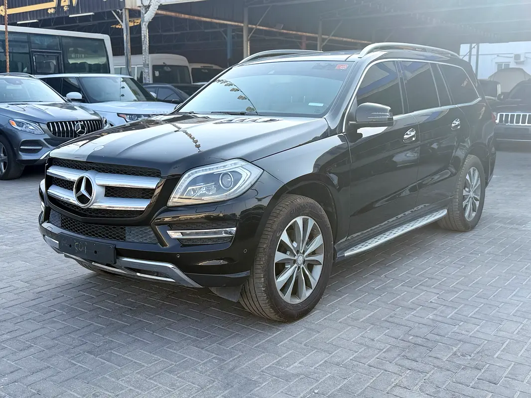 Mercedes-Benz GL-Class 2015 — photo 1 of 6