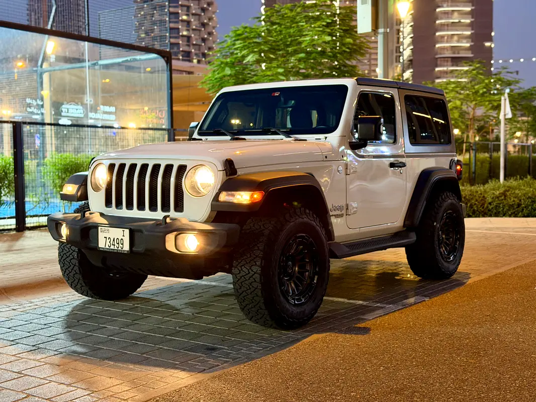 Jeep Wrangler 2018 — photo 1 of 20